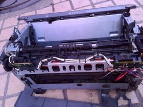 昆山上门维修惠普打印机 卡纸有黑边快速解决方法